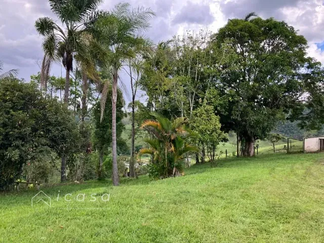 Sítio com 108900m² 5 quartos e 2 banheiros, à venda, no bairro Roncador em São Francisco Xavier