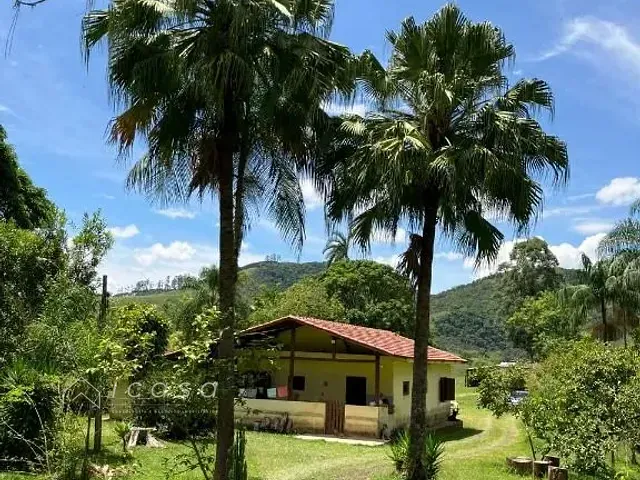 Sítio com 108900m² 5 quartos e 2 banheiros, à venda, no bairro Roncador em São Francisco Xavier