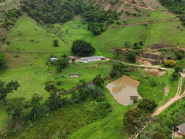 Sítio à venda, no bairro Areal em Areal