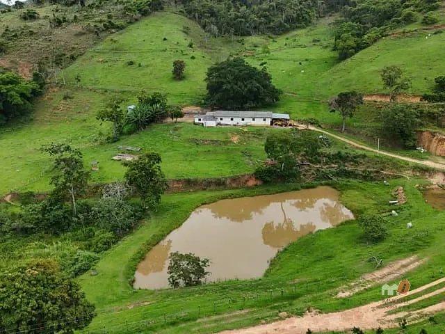 Sítio à venda, no bairro Areal em Areal