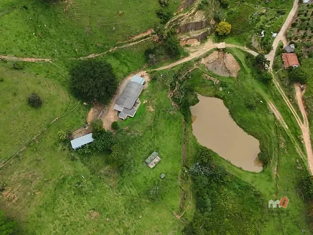 Sítio à venda, no bairro Areal em Areal