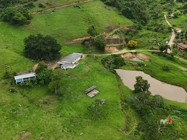 Sítio à venda, no bairro Areal em Areal
