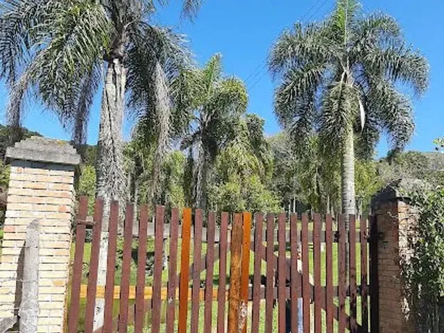 Sítio 3 quartos e 2 banheiros, à venda ou para alugar, no bairro Bateias em Campo Largo