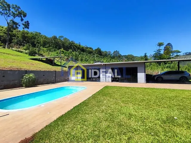 Sítio com 4800m² 3 quartos e 4 banheiros, à venda, no bairro Interior em Arabutã