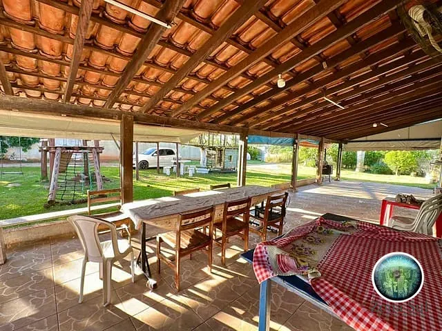 Chácara com 1650m² 5 quartos e 4 banheiros, à venda, no bairro Jd. Ipê em Salto de Pirapora