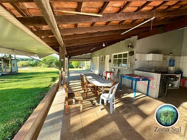 Chácara com 1650m² 5 quartos e 4 banheiros, à venda, no bairro Jd. Ipê em Salto de Pirapora