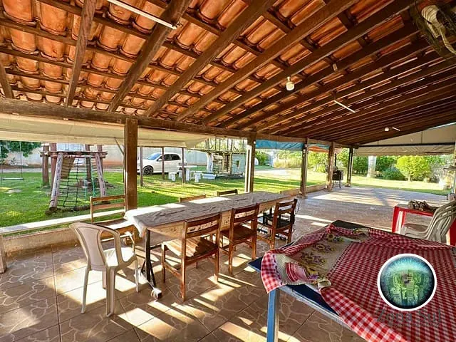 Chácara com 1650m² 5 quartos e 4 banheiros, à venda, no bairro Jd. Ipê em Salto de Pirapora