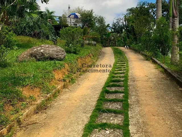 Sítio com 22000m² 3 quartos e 4 banheiros, à venda, no bairro Chácaras Condomínio Recanto Pássaros II em Jacareí