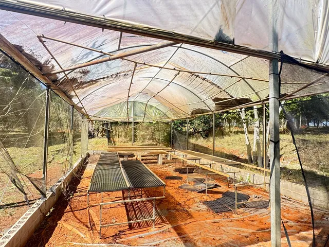 Sítio com 84240m² 2 quartos e 1 banheiro, à venda, no bairro Enxovia em Tatuí