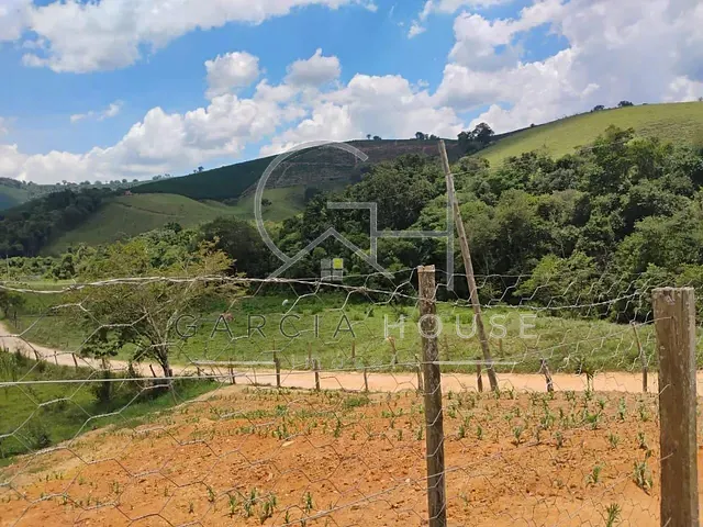 Sítio com 12100m² 2 quartos e 2 banheiros, à venda, no bairro Zona Rural em Nova Resende