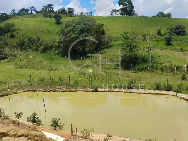 Sítio com 12100m² 2 quartos e 2 banheiros, à venda, no bairro Zona Rural em Nova Resende