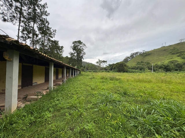 Sítio com 7500m², à venda, no bairro Pedro do Rio em Petrópolis