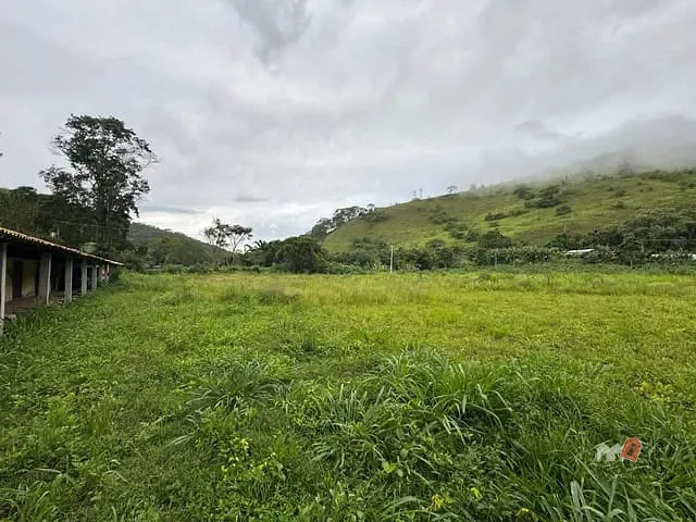 Sítio com 7500m², à venda, no bairro Pedro do Rio em Petrópolis