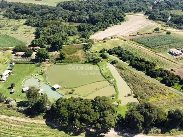 Sítio com 24200m² 3 quartos e 2 banheiros, à venda, no bairro Camanducaia em Jaguariúna