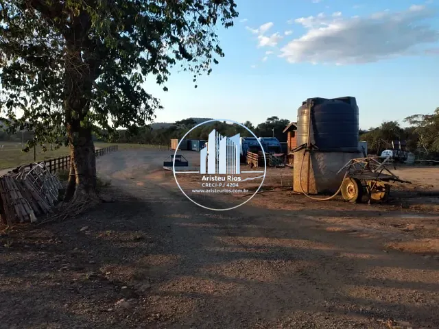 Sítio com 242000m² 4 quartos e 3 banheiros, à venda, no bairro Belo Horizonte em Pouso Alegre