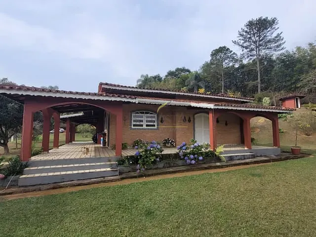Sítio 3 quartos e 1 banheiro, à venda, no bairro Boa Vista em Piracaia