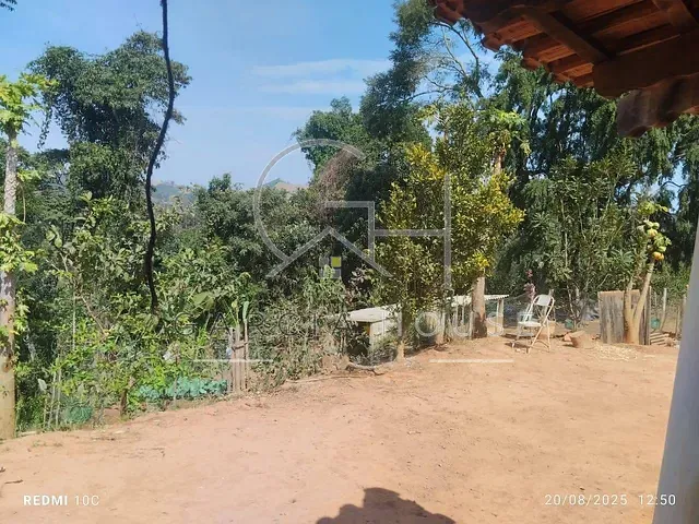 Sítio com 242300m² 2 quartos e 2 banheiros, à venda, no bairro Zona Rural em Nova Resende