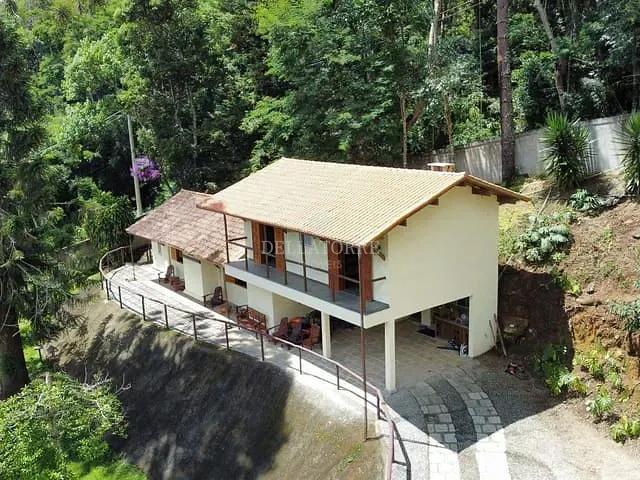 Sítio com 12362m² 5 quartos e 5 banheiros, à venda, no bairro Quebra Frascos em Teresópolis