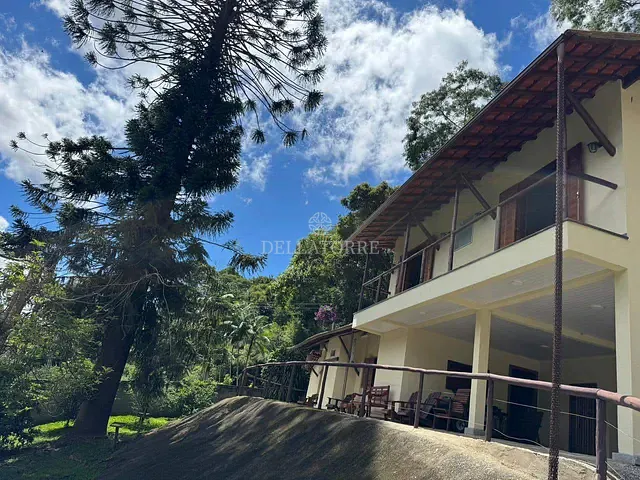 Sítio com 12362m² 5 quartos e 5 banheiros, à venda, no bairro Quebra Frascos em Teresópolis