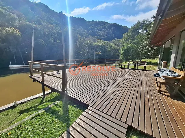 Sítio com 25400m² 6 quartos e 7 banheiros, à venda, no bairro Lagoa Nova em Guararema