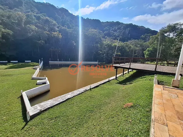 Sítio com 25400m² 6 quartos e 7 banheiros, à venda, no bairro Lagoa Nova em Guararema