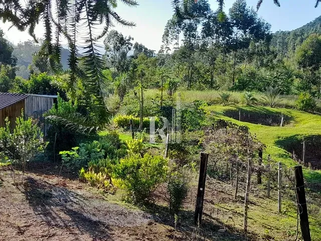 Sítio 2 quartos e 1 banheiro, à venda, no bairro Oliveira em Tijucas