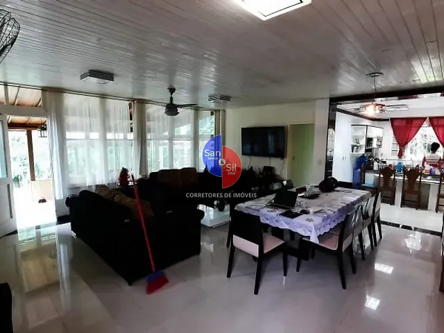 Sítio com 6000m² 8 quartos e 3 banheiros, à venda, no bairro Espinhaço em Guapimirim