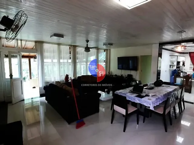 Sítio com 6000m² 8 quartos e 3 banheiros, à venda, no bairro Espinhaço em Guapimirim