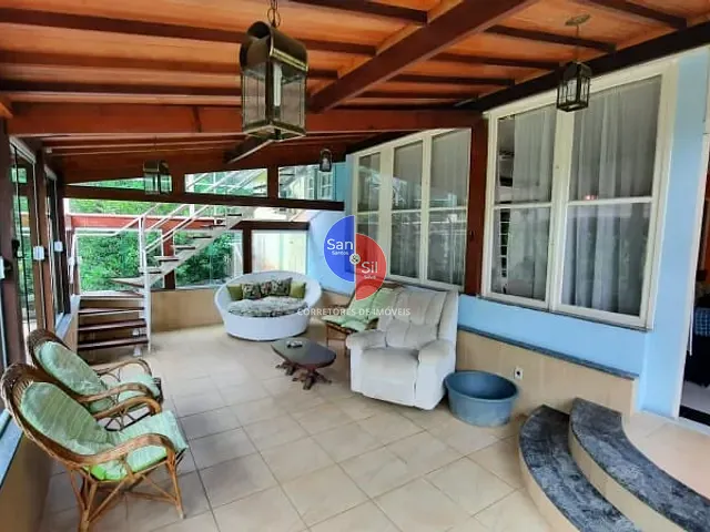 Sítio com 6000m² 8 quartos e 3 banheiros, à venda, no bairro Espinhaço em Guapimirim