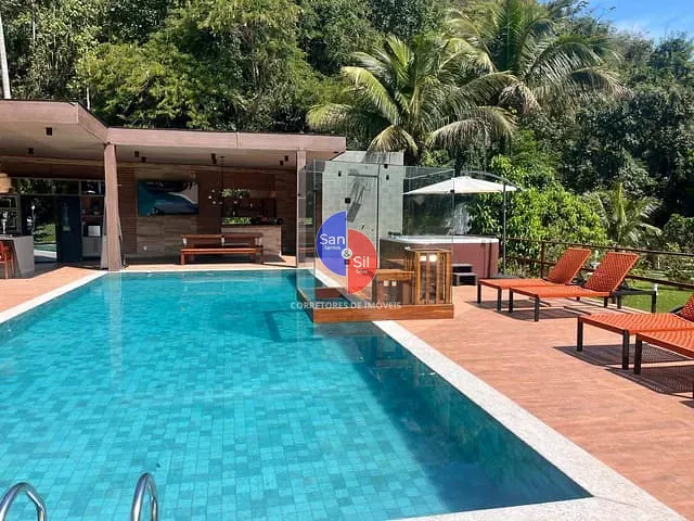 Sítio com 6000m² 8 quartos e 3 banheiros, à venda, no bairro Espinhaço em Guapimirim