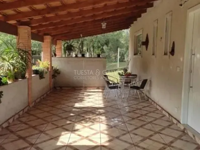 Sítio com 24m² 2 quartos e 3 banheiros, à venda, no bairro Zona Rural em Quitandinha