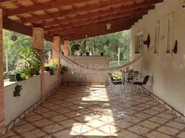 Sítio com 24m² 2 quartos e 3 banheiros, à venda, no bairro Zona Rural em Quitandinha
