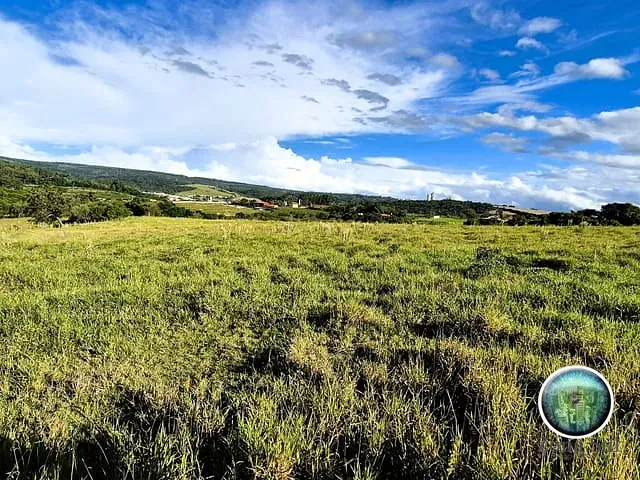 Sítio com 78000m² 5 quartos e 7 banheiros, à venda, no bairro Capoavinha em Salto de Pirapora