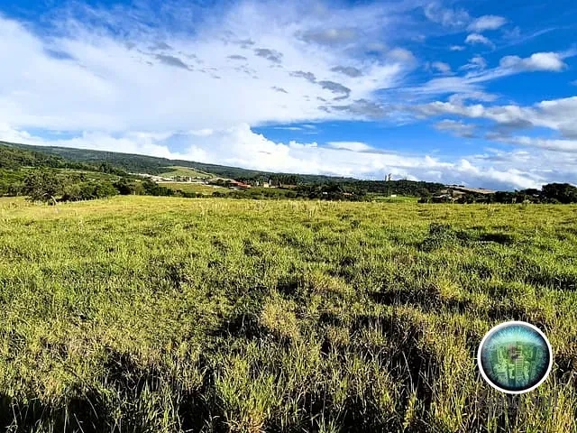 Sítio com 78000m² 5 quartos e 7 banheiros, à venda, no bairro Capoavinha em Salto de Pirapora