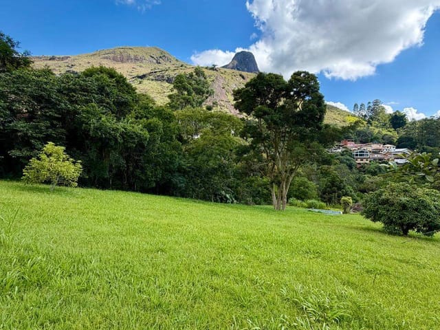 Sítio 3 quartos e 2 banheiros, à venda, no bairro Corrêas em Petrópolis