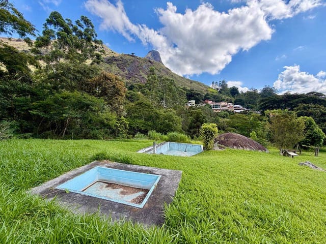 Sítio 3 quartos e 2 banheiros, à venda, no bairro Corrêas em Petrópolis