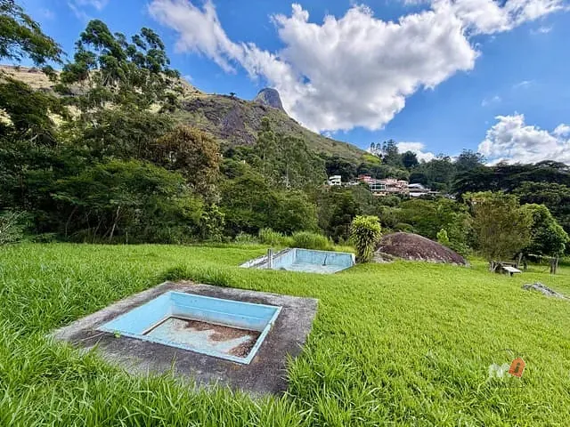 Sítio 3 quartos e 2 banheiros, à venda, no bairro Corrêas em Petrópolis