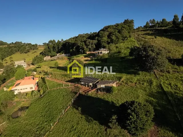 Sítio com 7000m² 3 quartos e 4 banheiros, à venda, no bairro Área Rural de Concórdia em Concórdia