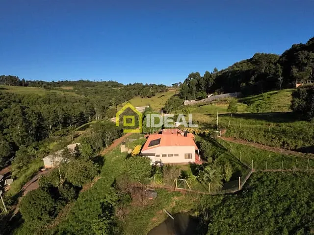 Sítio com 7000m² 3 quartos e 4 banheiros, à venda, no bairro Área Rural de Concórdia em Concórdia