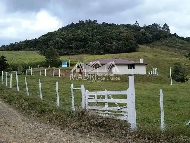 Sítio com 30000m² 3 quartos e 1 banheiro, à venda, no bairro Alfredo Wagner em Alfredo Wagner
