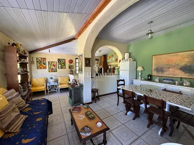 Casa com 14500m² 6 quartos e 3 banheiros, à venda, no bairro Granja Guarani em Teresópolis