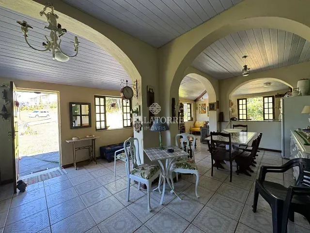 Casa com 14500m² 6 quartos e 3 banheiros, à venda, no bairro Granja Guarani em Teresópolis