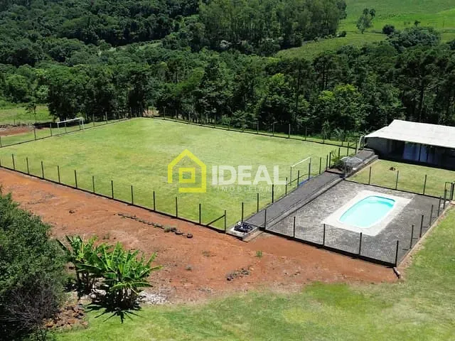 Sítio com 30000m² 2 quartos e 3 banheiros, à venda, no bairro Área Rural de Concórdia em Concórdia