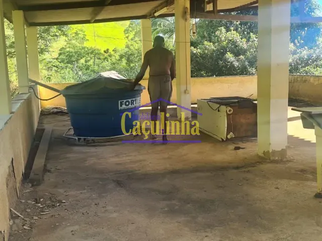 Sítio com 85500m², à venda, no bairro Ipiabas em Barra do Piraí
