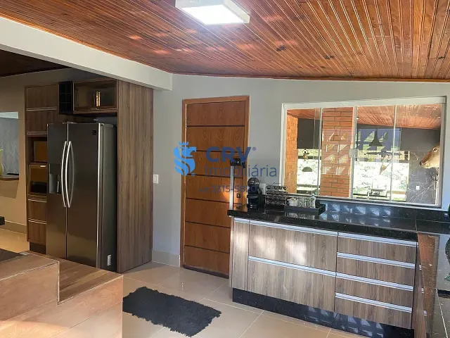Sítio com 22000m² 4 quartos e 4 banheiros, à venda, no bairro Parque Industrial Floresta em Rolândia