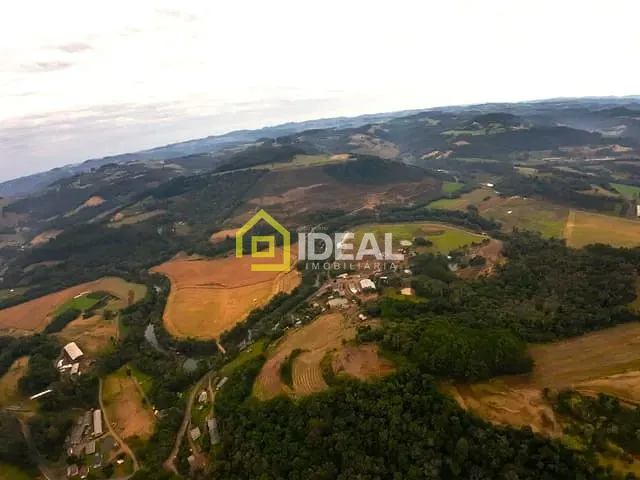 Sítio com 91568m² 5 quartos e 2 banheiros, à venda, no bairro Interior em Peritiba