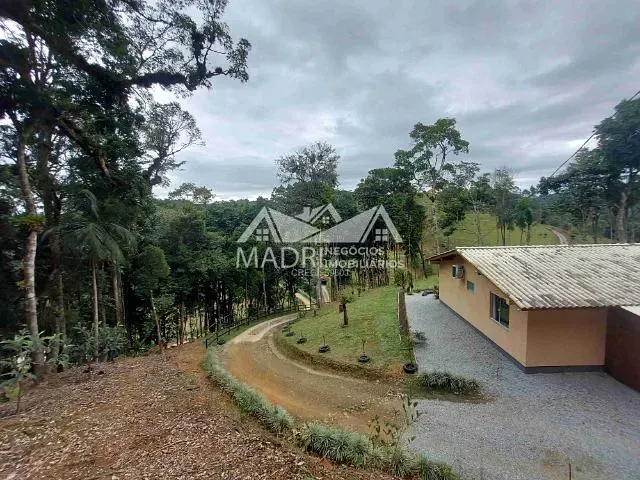 Sítio com 80000m² 2 quartos e 2 banheiros, à venda, no bairro aguas mornas  em Águas Mornas
