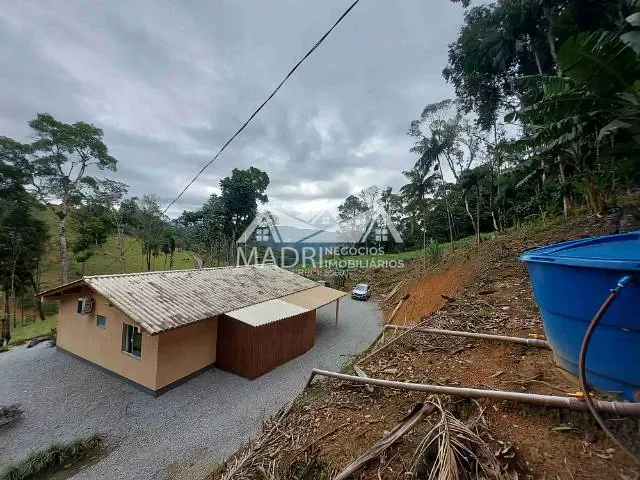 Sítio com 80000m² 2 quartos e 2 banheiros, à venda, no bairro aguas mornas  em Águas Mornas