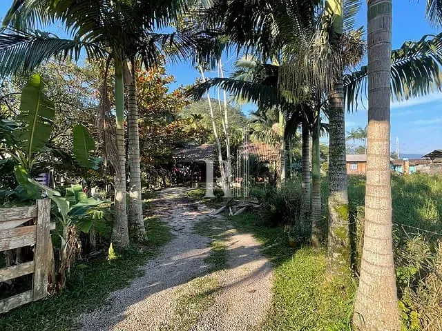 Sítio com 2280m² 3 quartos e 1 banheiro, à venda, no bairro Sertão Santa Luzia em Tijucas