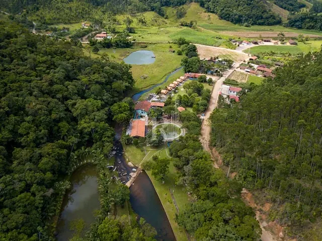 Sítio 10 quartos e 12 banheiros, à venda ou para alugar, no bairro Campo Novo em Tijucas
